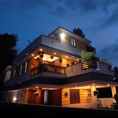 Oyster Marris Homestays Thiruvananthapuram ภายนอก รูปภาพ